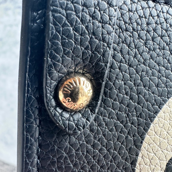 LV On the Go Tote NWOT - Picture 2 of 6